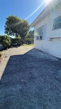 1201 NW 51st St in Miami, FL - Building Photo - Building Photo