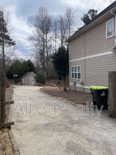 6120 Long Shore Dr in Douglasville, GA - Building Photo - Building Photo