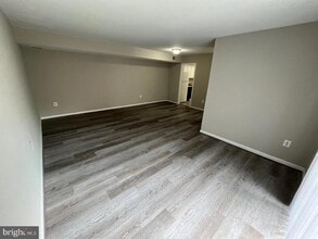 6810 Perry Penney Dr in Annandale, VA - Building Photo - Building Photo