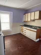 12 Pine St in Rochester, NH - Foto de edificio - Building Photo