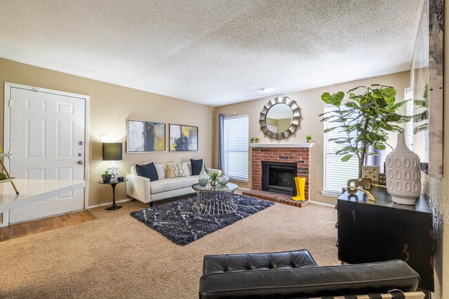 Greenbriar Apartments in Plano, TX - Building Photo - Interior Photo