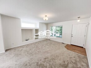 4504 E Lyndenwood Cir in Littleton, CO - Building Photo - Building Photo