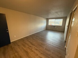 107 University Dr, Unit 201` in Colorado Springs, CO - Building Photo
