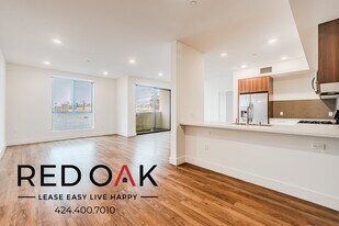 5727 La Mirada Ave in Los Angeles, CA - Building Photo