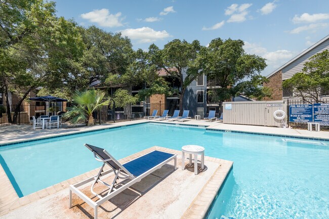 Villas De Santa Fe in San Antonio, TX - Foto de edificio - Building Photo