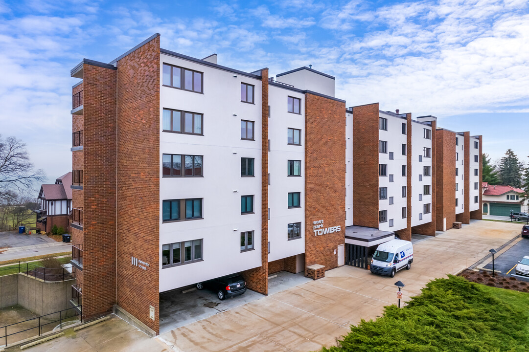 East Park Towers in Racine, WI - Building Photo