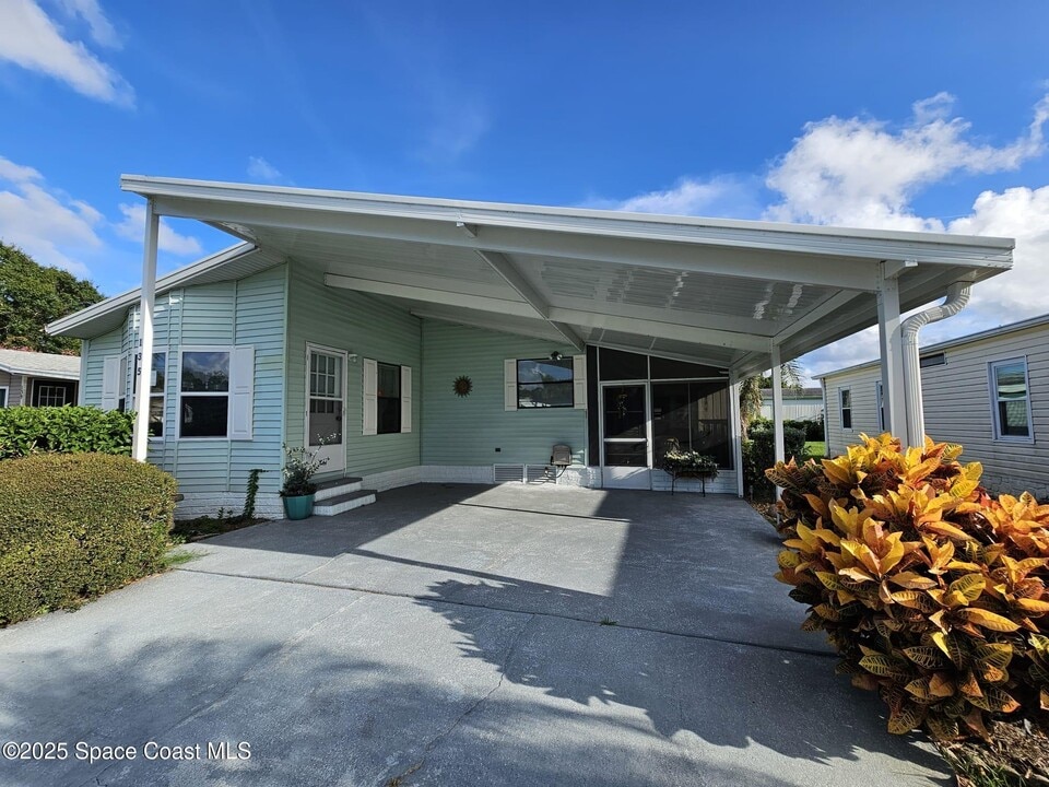 135 Blue Jay Ln in Merritt Island, FL - Building Photo
