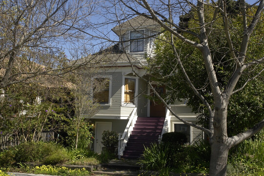 1534 Benton St in Alameda, CA - Building Photo