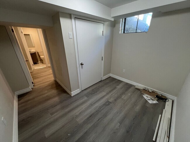 18 Gilroy Dr in Toronto, ON - Building Photo - Building Photo