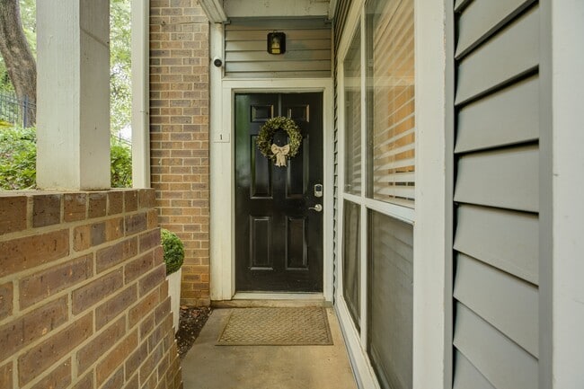 property at 2506 Cranbrook Ln