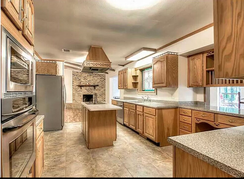 506 Pine Cone Dr in Haughton, LA - Building Photo