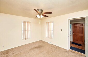 126 E Jackson Ave in Des Moines, IA - Building Photo - Building Photo