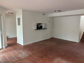 6800 SW 45th Ln in Miami, FL - Building Photo - Building Photo