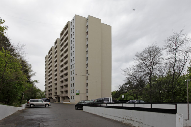 Buckingham House in Toronto, ON - Building Photo - Building Photo