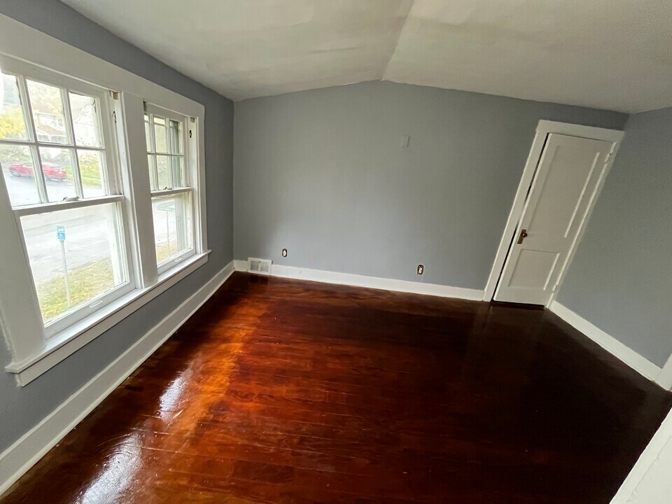 400 Stafford Ave, Unit 2nd unit in Syracuse, NY - Building Photo