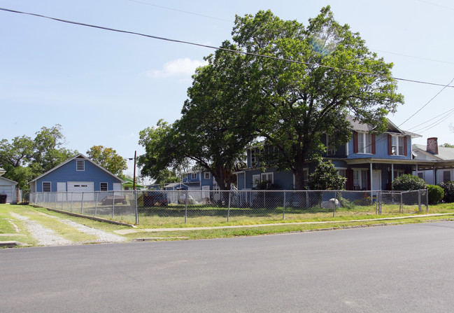 7 Plex in San Antonio, TX - Building Photo - Building Photo