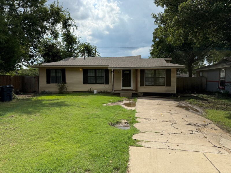 727 Circle Dr in Arlington, TX - Building Photo