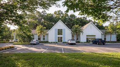 Livano Serenova in Spring Hill, FL - Foto de edificio - Building Photo