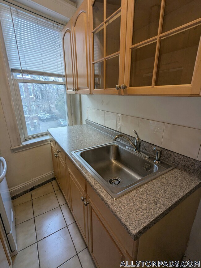 33 Walbridge St in Brookline, MA - Building Photo - Building Photo