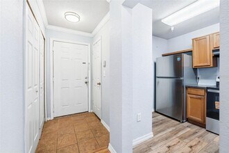 3702 Palm Desert Ln in Orlando, FL - Foto de edificio - Building Photo