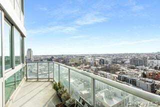 47-05 Center Blvd in Queens, NY - Building Photo - Building Photo