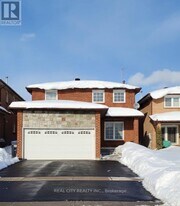 229 Kingsbridge Garden Cir in Mississauga, ON - Building Photo