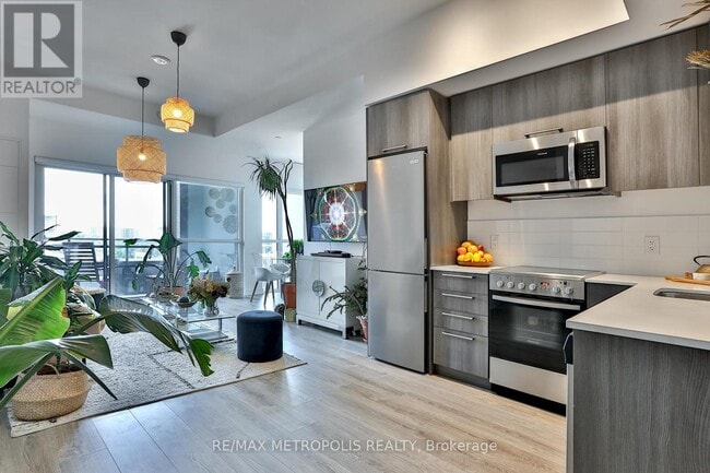 property at 25-725 Neighbourhood Ln.