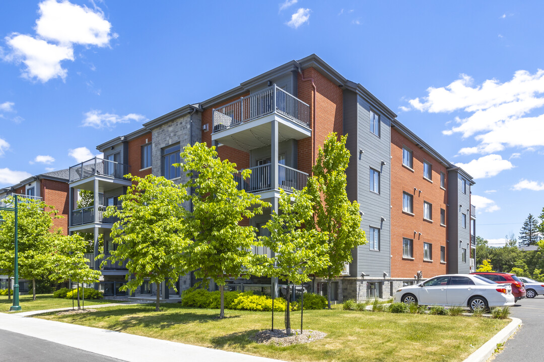 4095 Ouellette in Longueuil, QC - Building Photo