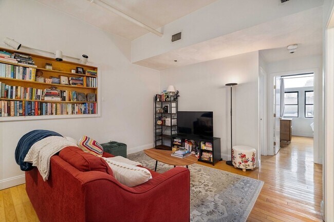188 North St, Unit 53 in Boston, MA - Foto de edificio - Building Photo