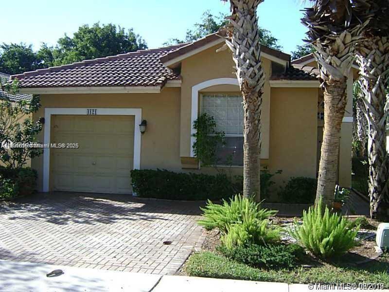 4121 Sapphire Terrace in Weston, FL - Building Photo