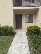 21955 Tidewater Terrace in Boca Raton, FL - Building Photo - Building Photo