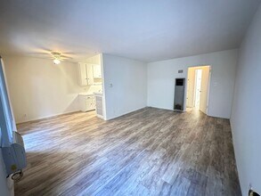 12301-12307 Pacific Ave, Unit 07 03 in Los Angeles, CA - Foto de edificio - Building Photo