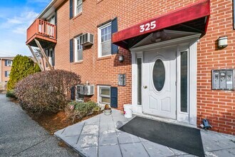 325 Ashland Ave in Southbridge, MA - Building Photo - Building Photo