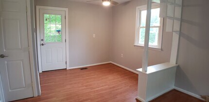 7871 W River Rd in Scottsville, VA - Building Photo - Building Photo