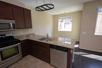 10112 Star Magnolia Ln in Santee, CA - Building Photo - Building Photo