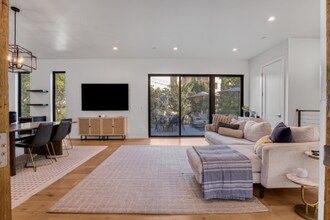 4852 Seldner St E in Los Angeles, CA - Building Photo - Building Photo