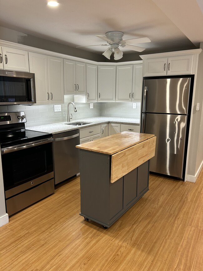 9 Collette Rd, Unit In-law apt., Unit In-law apt.