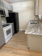 828 Maury Ave in Oxon Hill, MD - Foto de edificio - Building Photo