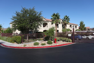 Horizons at Seven Hills in Henderson, NV - Building Photo - Building Photo