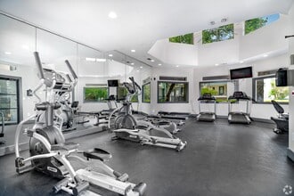 Apex Apartments in San Antonio, TX - Building Photo - Building Photo