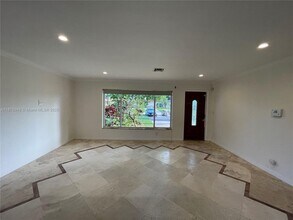 1107 NE 8th St in Hallandale Beach, FL - Building Photo - Building Photo