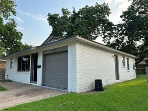 511 Guyer St in Sugar Land, TX - Building Photo - Building Photo