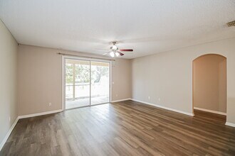 2714 Spoonbill Trail in Orange Park, FL - Foto de edificio - Building Photo