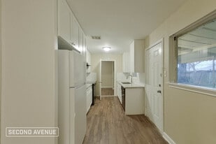 2405 Pomona Dr in Pasadena, TX - Building Photo
