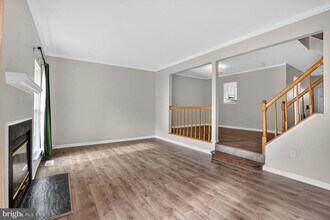 6739 Rockledge Pl in Centreville, VA - Building Photo - Building Photo