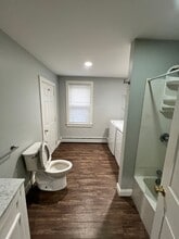 196 State St, Unit 1 in Bristol, RI - Building Photo - Building Photo