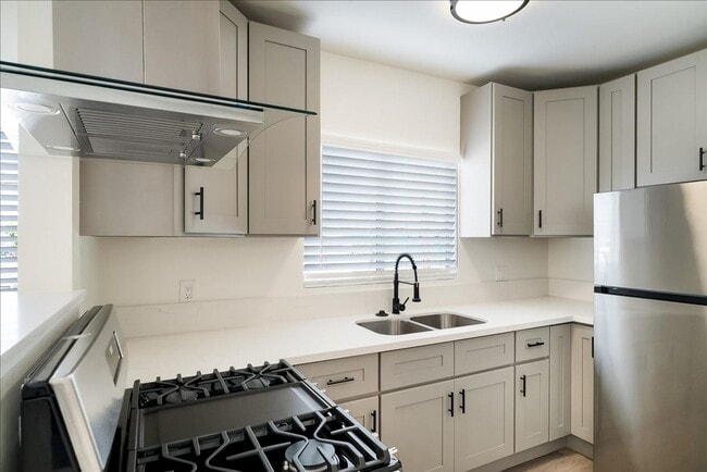 25126 Belle Porte Ave in Los Angeles, CA - Building Photo - Building Photo