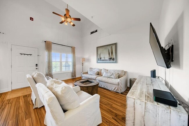 4507 Furling Ln in Destin, FL - Building Photo - Building Photo