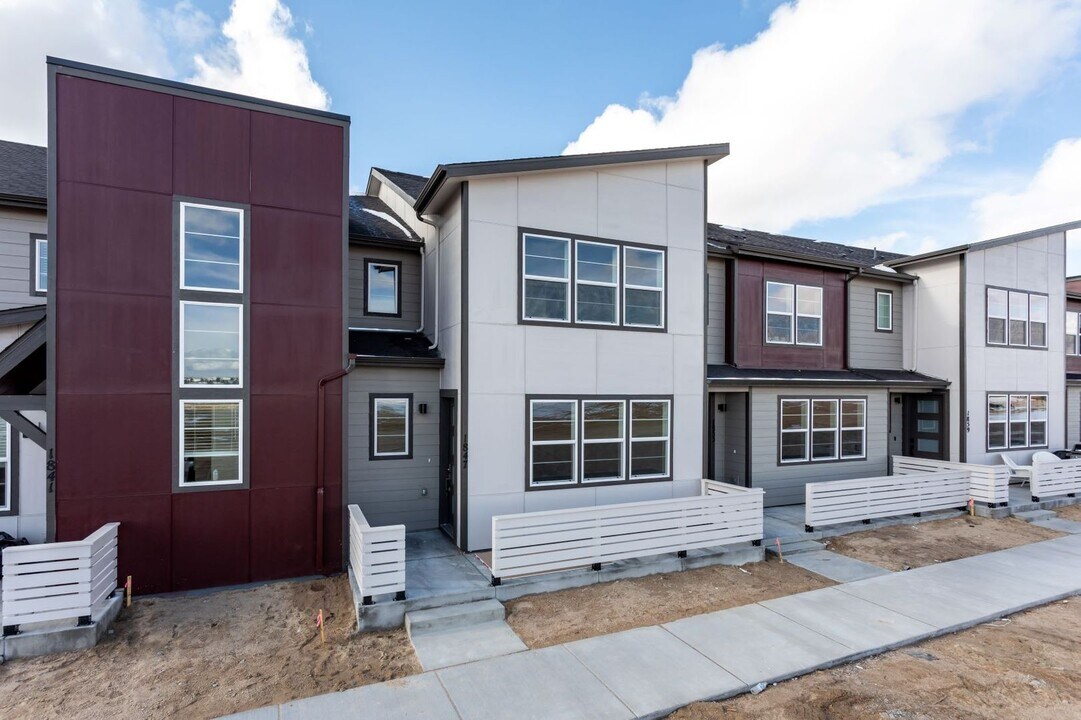 1847 Rose Quartz Heights in Colorado Springs, CO - Building Photo