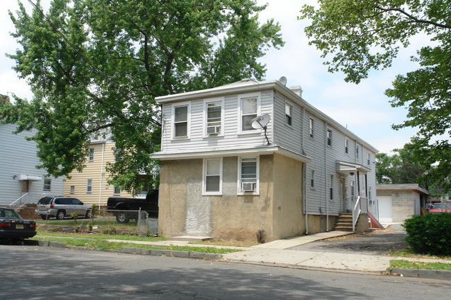 76 Broad St in Perth Amboy, NJ - Building Photo - Building Photo